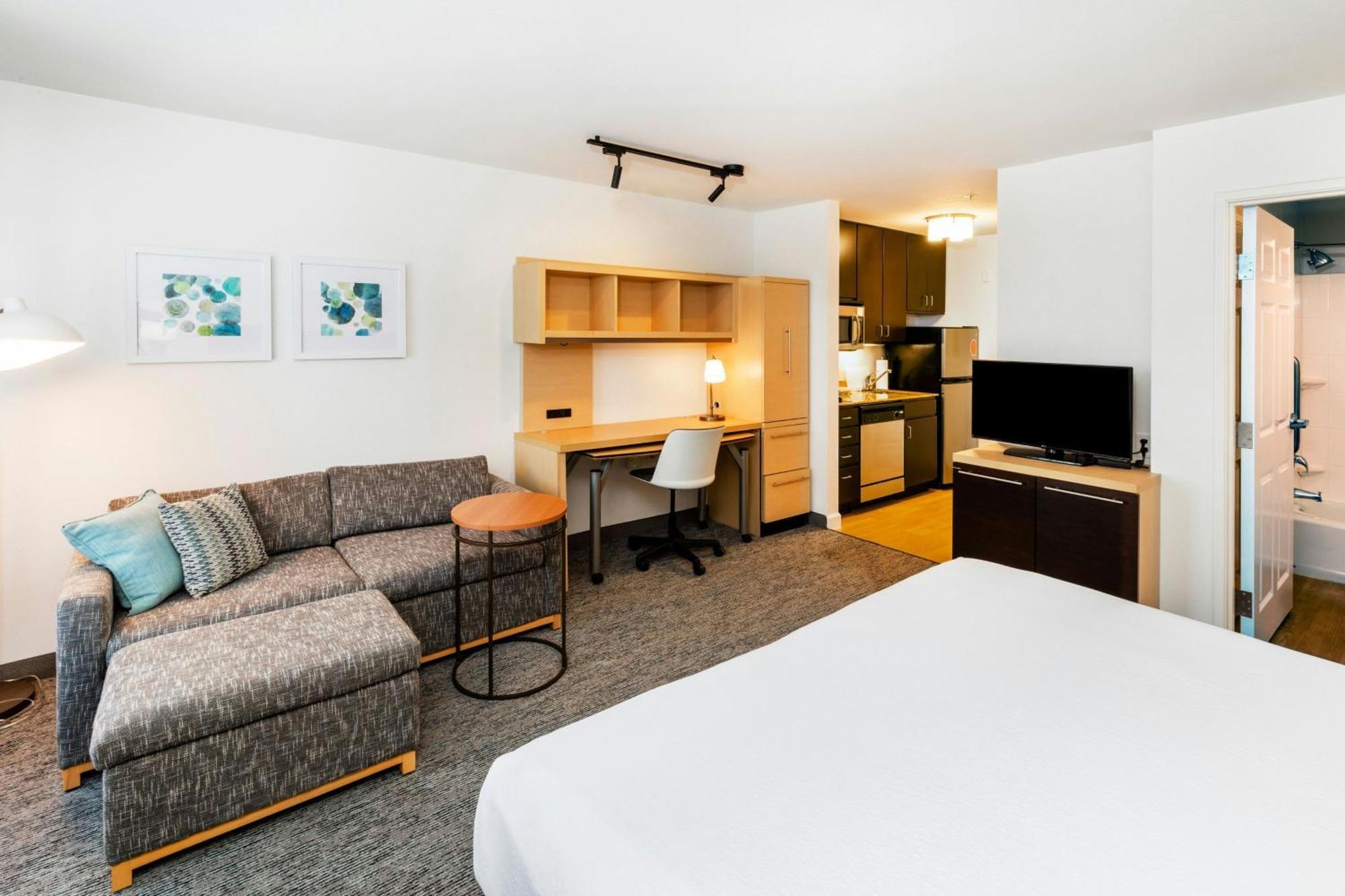 Towneplace Suites By Marriott Tulsa Broken Arrow Exterior photo